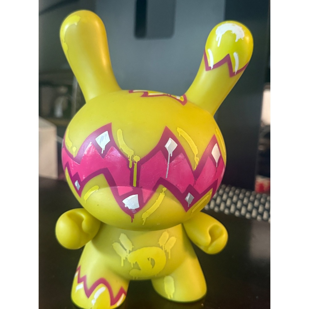 Kidrobot Dunny Designer Vinyl Art Toy Lime Green Pink Graffiti Drip Figure